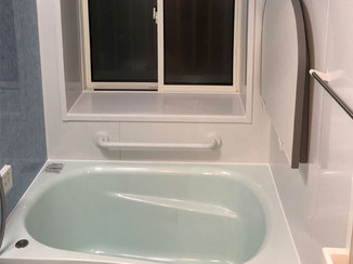バスルームリフォーム 気密性の高い窓とユニットバスで暖かい浴室