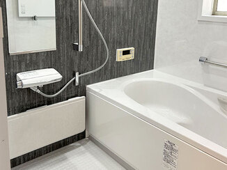 バスルームリフォーム お掃除しやすい、シンプルかつ機能性の高いバスルーム