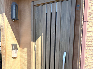 玄関ドアリフォーム 電子錠＋開き勝手変更でストレスフリーになった玄関ドア