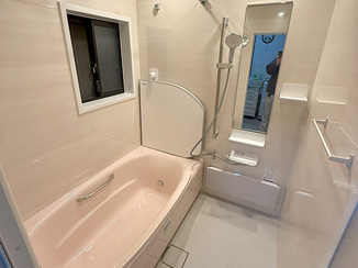 バスルームリフォーム 断熱性アップ+暖色パネルで温もり感じるバスルーム